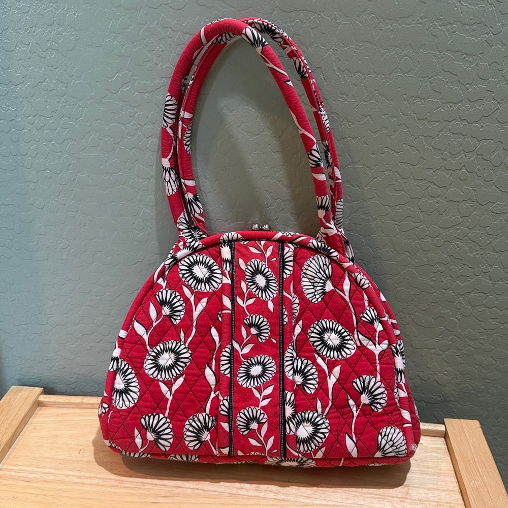 Vera Bradley  Deco Daisy Retired Pattern Summer 2011 Purse With Metal Clasp